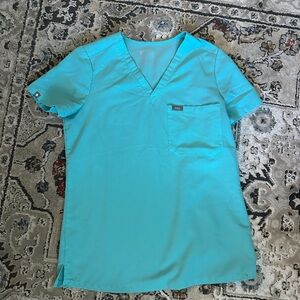 Catarina One-Pocket Scrub Top